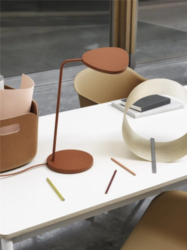 leaf-lamp-restore-fiber-arm-chair-muuto-org.jpg