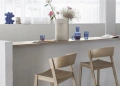 Cover-bar-stool-75-oak-raise-carafe-glass-dark-blue-ridge-h35-off-white-muuto-org.jpg