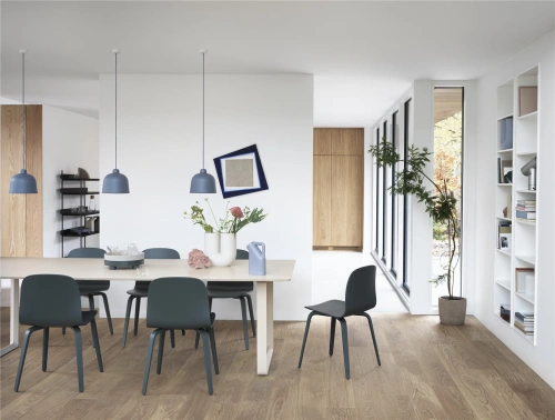 70-70-table-255x108-sand-visu-chair-wood-dark-green-grain-pendant-platform-tray-muuto-org.jpg