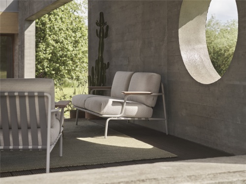 Settle-sofa-2-lounge-chair-laze-1-grey-ply-rug-recycled-polyester-moss-green-muuto-org.jpg