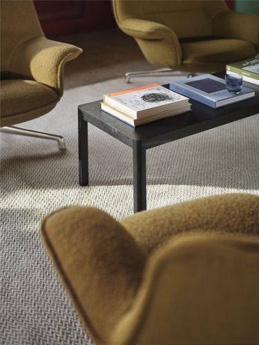 doze-lounge-chair-low-back-swivel-hearth-8-polished-alu-ply-rug-light-rose-workshop-coffee-table-black-raise-dark-blue-muuto-org.jpg