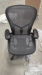 Krzesło biurowe Aeron  Graphite size C - Herman Miller  C7 - outlet