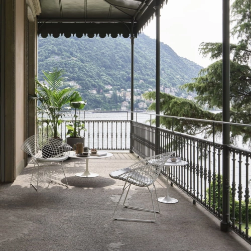Outdoor_Bertoia-Diamond-Chair_Krzesło-ogrodowe-Bertoia-Knoll-Ph-Federico-Cedrone.jpg