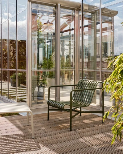 Zoku_Hotel_2021_Palissade_Lounge_Chair_Low_olive_Palissade_Ottoman_sky_grey.jpg