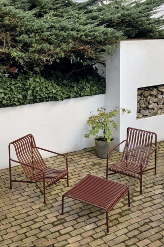 Palissade_Lounge_Chair_High_Palissade_Low_Table_iron_red.jpg