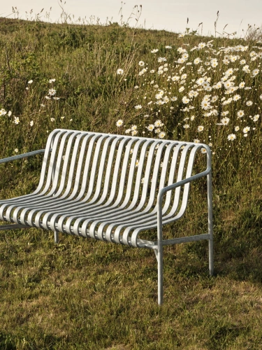 Palissade_Dining_Bench_Hot_Galvanised_03.jpg