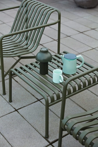 PC_Portable_olive_Palissade_Lounge_chair_olive_Palissade_Table_olive_Coffee_M_mint_Rainbow_mug.jpg