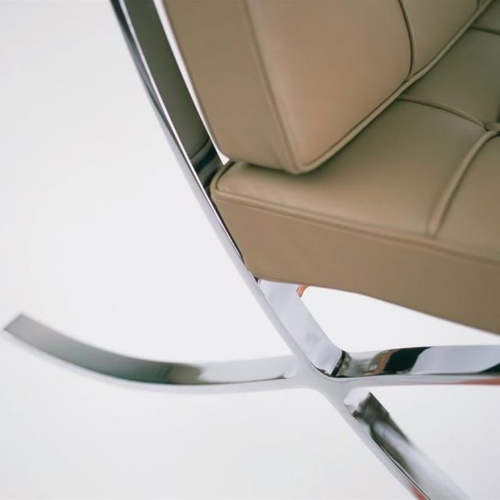 Mies-Van-Der-Rohe-Barcelona-Chair_ (4).jpg