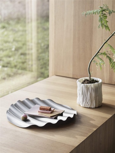 Wave-tray-stainless-steel-muuto-org.jpg