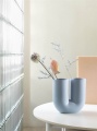 kink-vase-base-table-round-muuto-org.jpg