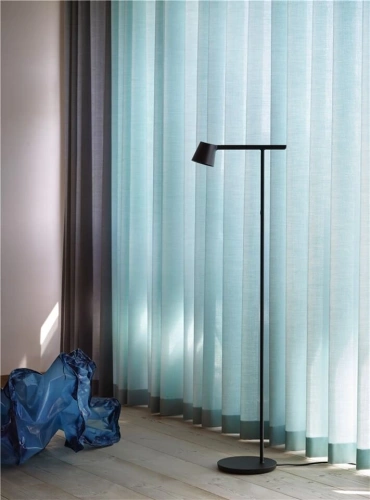 Tip-floor-lamp-black-muuto-med-res.jpg