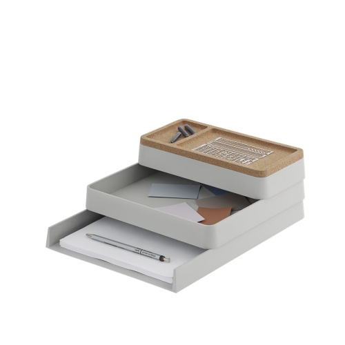 Arrange-desktop-series-config-1-grey-cork-1-w-accessories-Muuto-5000x5000-hi-res.jpg