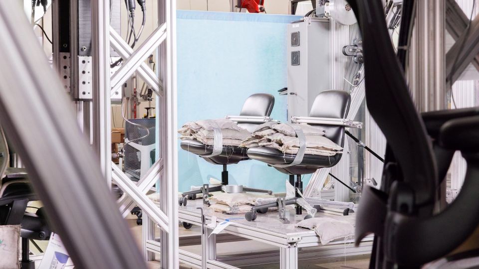 DLACZEGO HERMAN MILLER OFERUJE 12-LETNIĄ GWARANCJĘ?